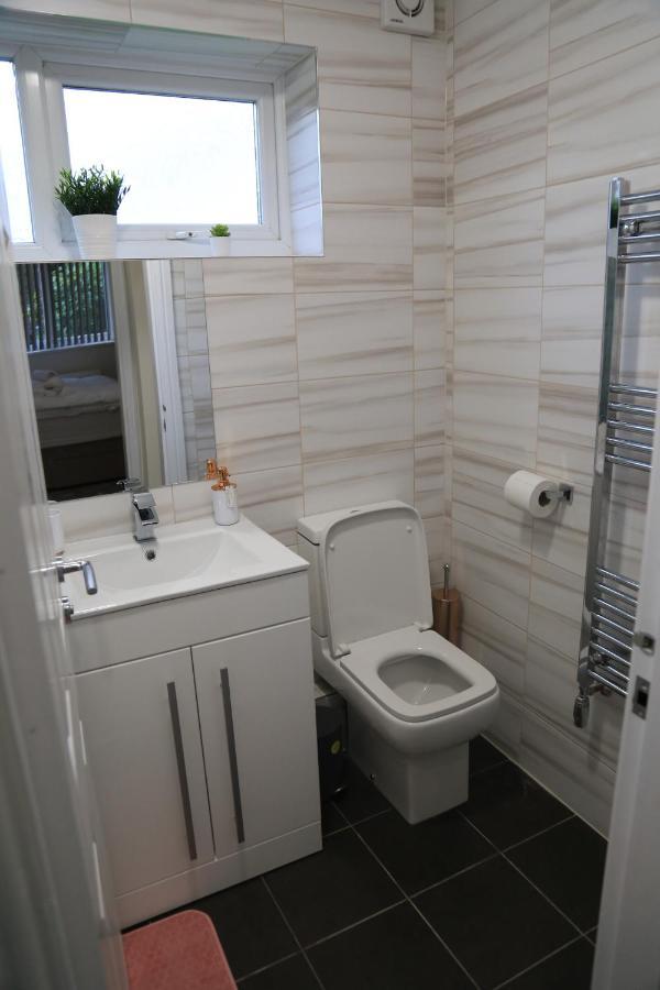 Gorgeous Ground Floor Apartment + Free Parking Manchester Ngoại thất bức ảnh