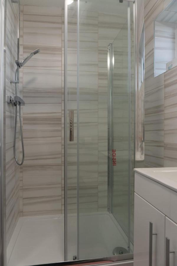 Gorgeous Ground Floor Apartment + Free Parking Manchester Ngoại thất bức ảnh