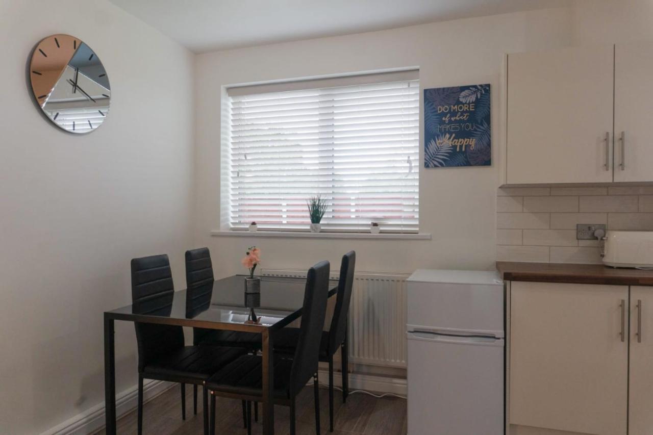 Gorgeous Ground Floor Apartment + Free Parking Manchester Ngoại thất bức ảnh